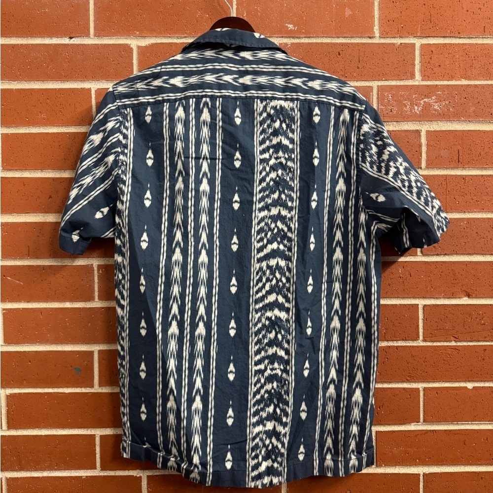 Ted Baker London Shirt Men’s 3 Medium – Ikat Pattern – Short Sleeve Button Up - Picture 2 of 3